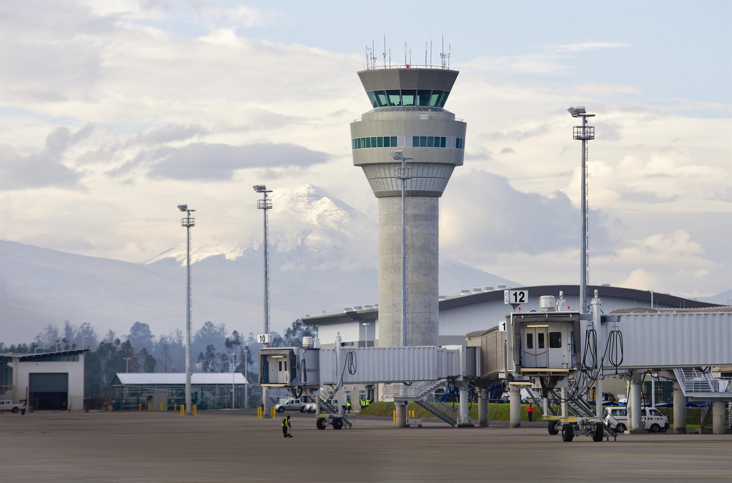 Image of air traffic control tower