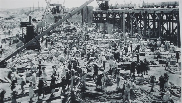 Image showing construction work on first heightening of Aswan Dam