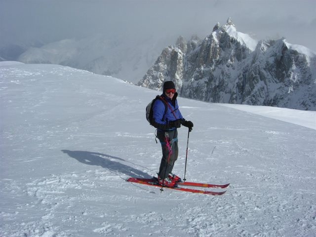 Alan ready to set off from the Midi-Plan ridge at 3800m ht – 12 mile off piste ski run down to Chamonix