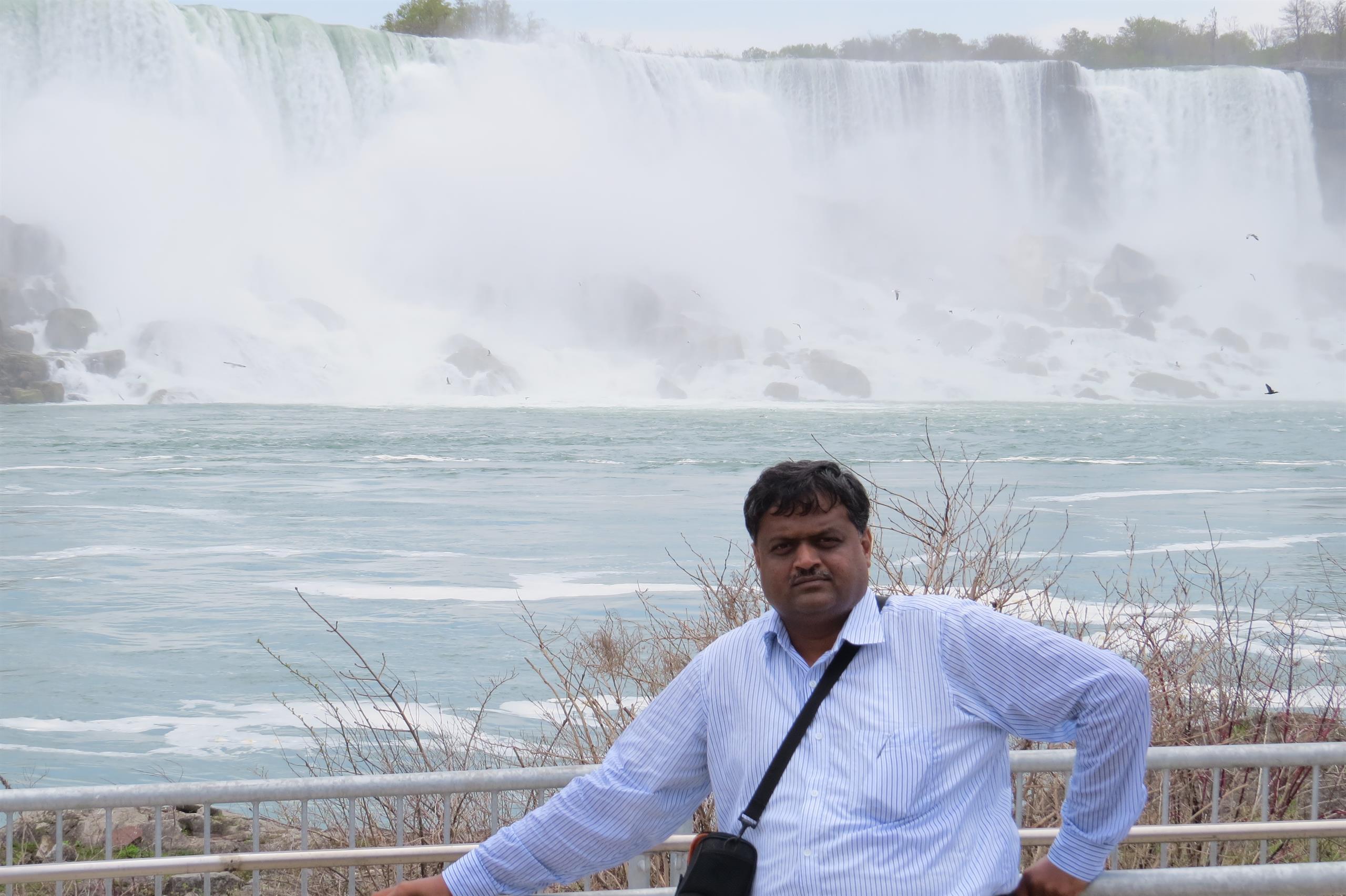 Arpan visited Niagara Falls, which straddles the international border between the United States and Canada. 